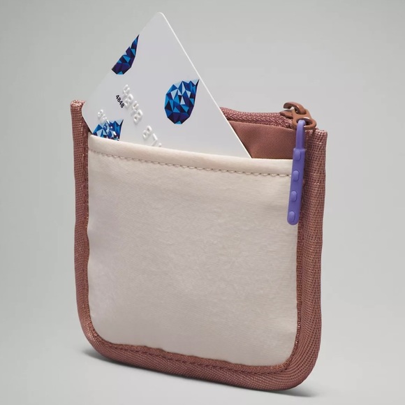 💜NWT🤍Lululemon True Identity Wallet - Twilight Rose/Dark Lavender/White Opal - Picture 2 of 6